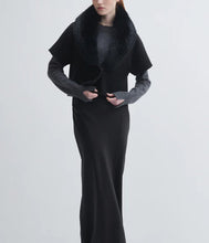 Load image into Gallery viewer, Pissenlit Short Sleeve Black Cashmere Blend Jacket with Fur Collar