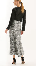 Load image into Gallery viewer, Tyler Boe Edie Charmeuse Skirt in the Erwin Print
